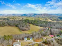 Mtn Views, 20 Mins to Asheville, 12 Mins to Skiing, Arcade Games