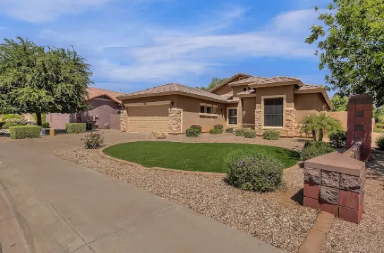 Cozy and relaxing 3 bedroom home