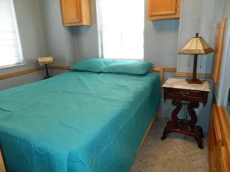 Primo location, Unique layout with lots of privacy, bring your pup!