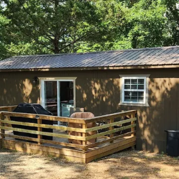 Driftaway Cabin 5 in Glenwood, AR