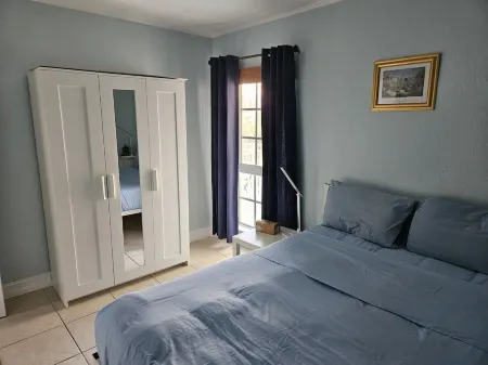 Cozy Key Biscayne Retreat