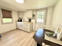 Little Blue Cottage - Charming 1-bedroom cottage in Kirksville