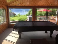 Cozy winter retreat + beautiful view + Indoor Outdoor Fireplace + Pool Table