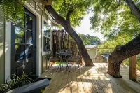 River Haven Treehouse w/Hot Tub by Gruene!