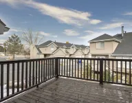4 BEDROOM SKI RETREAT 3000 SQFT W/PRIVATE HOT TUB / SUPER CLOSE TO SKI RESORTS