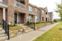 Stylish Living in Vibrant Frisco - balcony