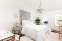 Escape to Luxury: Nashville's Chic Townhouse Haven/ Near Gulch and Downtown