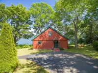 Bay-View. Waterfront Log cabin on the bay. Pet Friendly. - Chalets