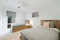 Close to beach, quiet neigbourhood. close to town shops & restaurants