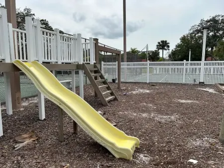 Near Beaches & Outdoor Activites! Relaxation and Fun! 2 BR/BA/LR & KITCHEN Отели в г. Брейдентон