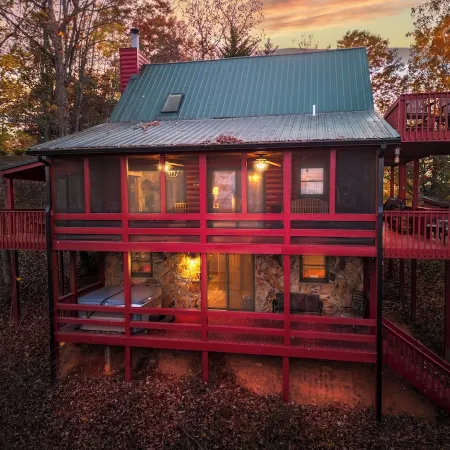Cozy Blue Ridge Cabin: Mountain Views, Hot Tub, and Minutes from Downtown