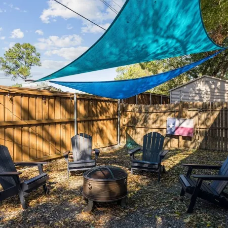 New Home-Hot Tub-GameRoom-Pool Table-10Min to DFW Airport-12 Min from Downtown
