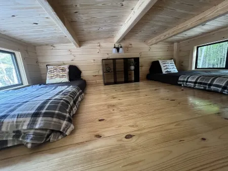 Cozy retreat for the whole family!5 min. walk to the famous Salmon River