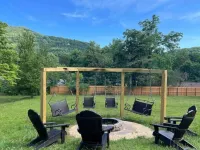 Modern Cabin for 8,w/Hot Tub+mtn view+1m from downtown Clayton, Outdoor Space