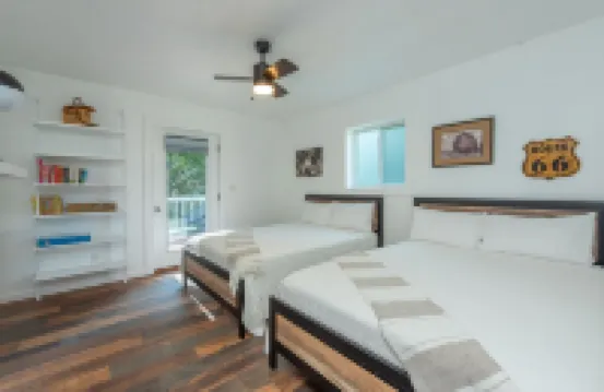 Hot Tub+Fire Pit, WiFi, Close to Avl+Burnsville! Perfect Location! Easy Access!