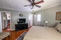 Springtime in the Smoky Mountains! ~Sleeps 5 썬더헤드 주변 호텔