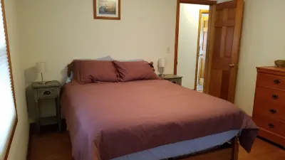 Burlington Home - great location to everything!