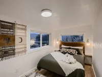 Stylish 2-bedroom Cabin with Breathtaking Mountain Views + Hot Tub Hotels in Bailey