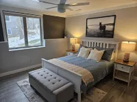 Charming 4-bedroom house w/Hot tub/Arcade games/WiFi/firepit and more