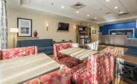 Hampton Inn Freeport/Brunswick - breakfast
