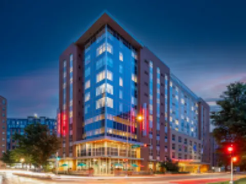 Hampton Inn & Suites Madison/Downtown Hotels in Madison