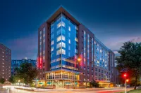 Hampton Inn & Suites Madison/Downtown Hotels in 
