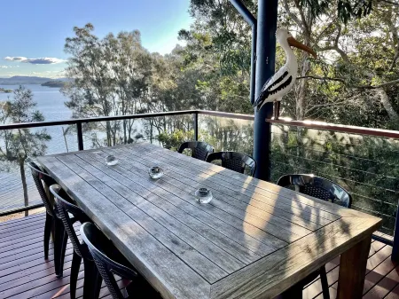 Absolute lake front - lie in bed & listen to the fish jump!