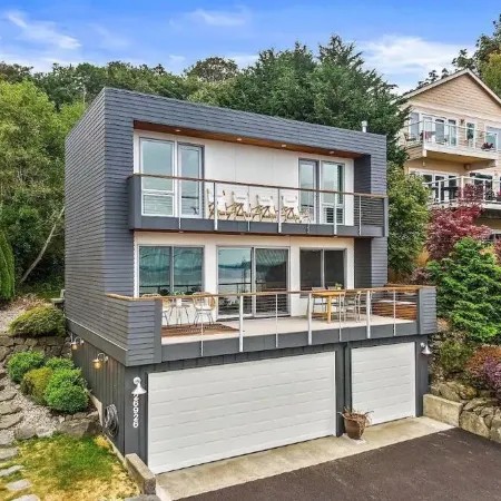 New! Modern Home w/ Spectacular Views +Hot tub