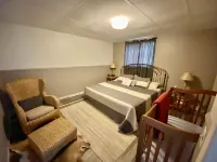 Lake Home with a spacious 1+ acre lot on Big Birch Lake - Wifi