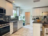 Funky and cozy home ! A little bit of everything for everyone. Các khách sạn ở Arlington