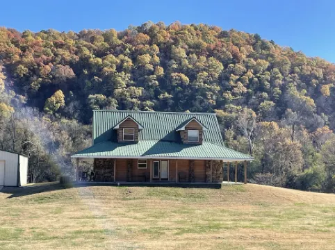 River-front home perfect for a getaway or fishing excursion. Pet-friendly!