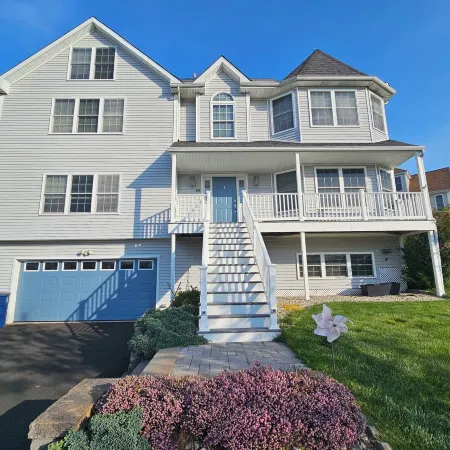 4000+ SqFt Home. Amazing Views, Private,  Close to Downtown and Yale Univeristy