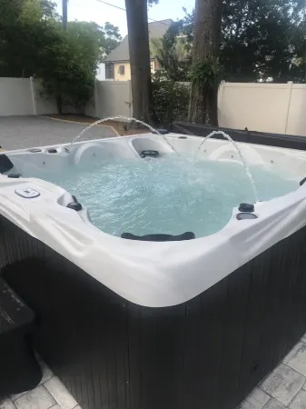 The Azalea Cottage At The Cedar Point House