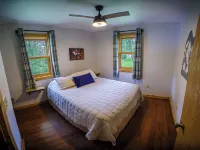Upper Dells Riverfront / Private Dock / Kayaks / Firepit