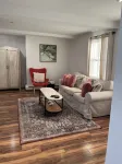 Cozy 1-bedroom apartment, water views in wonderful New Haven with WiFi, AC