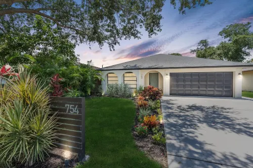 Put your toes in the sand in Naples, Florida-5 min from Famous Vanderbilt Beach!