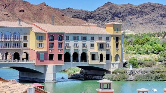 COMFORTABLY ELEGANT 2 BR POOLSIDE CONDO IN MONTELAGO VILLAGE