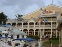 3-Bedrooms Private Sandy Beach Sunsets+Pier+Heated Pool+Bike+Kayak+Founders Park Founders Park Soccer Fields附近的飯店