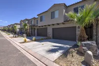 *Desert Escape- With a Private Hottub & Firepit*