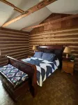 Log Cabin Retreat/Pet Friendly: Lake, Golf & Wine