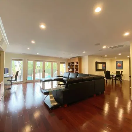 Luxury Carbon Neutral 4-Suite Home w/ Pool, Laundry
