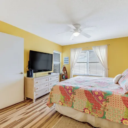 Updated Oceanfront Condo! Come and Relax by the Sea!