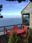 Cozy Beachfront Cabin with Panoramic View of Pacific Ocean and Netarts Bay Hotels in Netarts