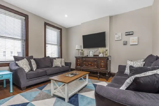 Historic Cozy Forest Park Home @ Perfect Family Getaway near Downtown Отели рядом с достопримечательностью «Парк Клифтон Хайтс»