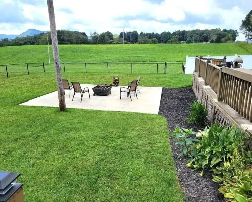 Spacious Mountain Retreat – Sleeps 12 – Pool, Hot Tub, Peaceful & Beautiful! Hotels in Smyth County