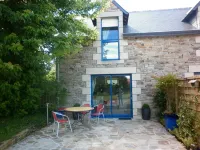 SMALL COTTAGE MESANGES Hotels in Riec-sur-Belon