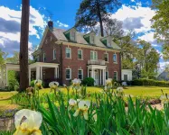 Entire Historic Home with 3620Sqft Perfect for Families