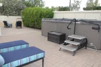 Fun Gilbert home with swim spa and ping pong in Val Vista Lakes!