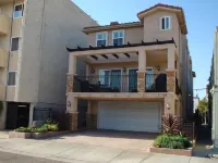 Affordable Hermosa Beach 2BR, 450ft from Sand, 2 blocks to Pier. - 2-Star