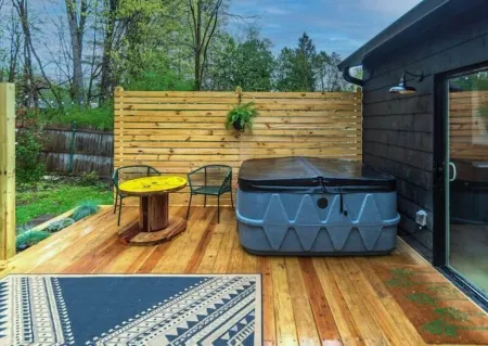 Modern HOT TUB 2mi to NEW PALTZ